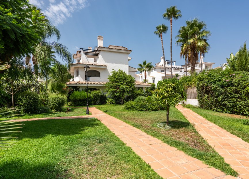 Resale - Apartment - Penthouse - Marbella - Nueva Andalucia