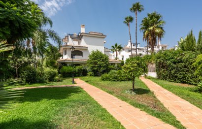 Resale - Apartment - Penthouse - Marbella - Nueva Andalucia