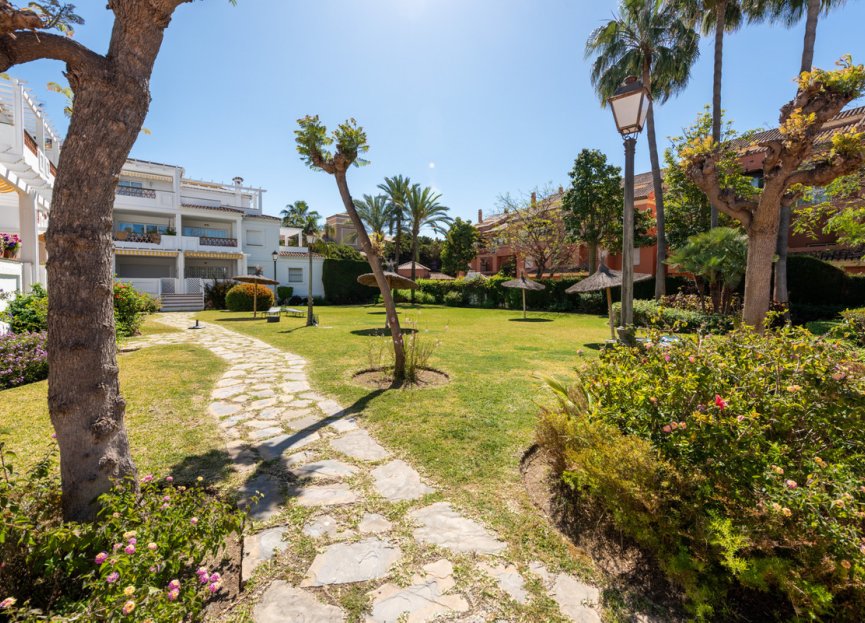 Resale - Apartment - Top Floor Apartment - Marbella - Puerto Banús