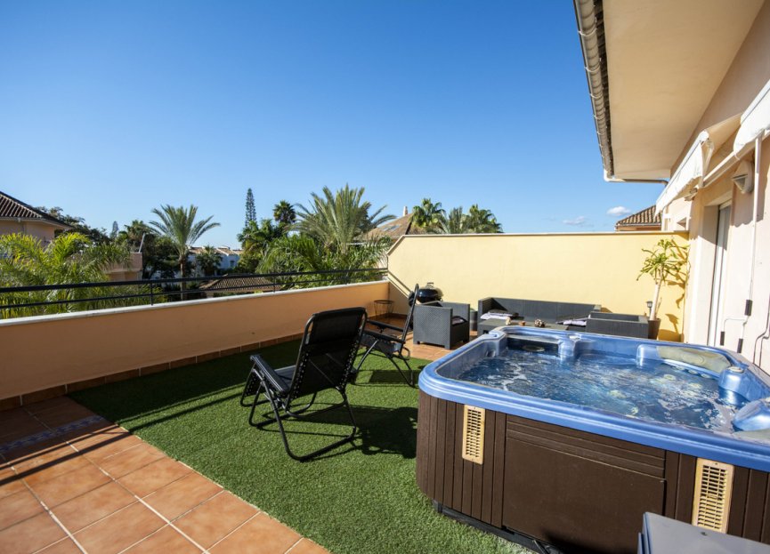 Resale - Apartment - Top Floor Apartment - Marbella - Marbella Centro