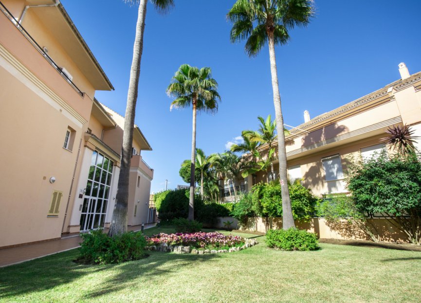 Resale - Apartment - Top Floor Apartment - Marbella - Marbella Centro