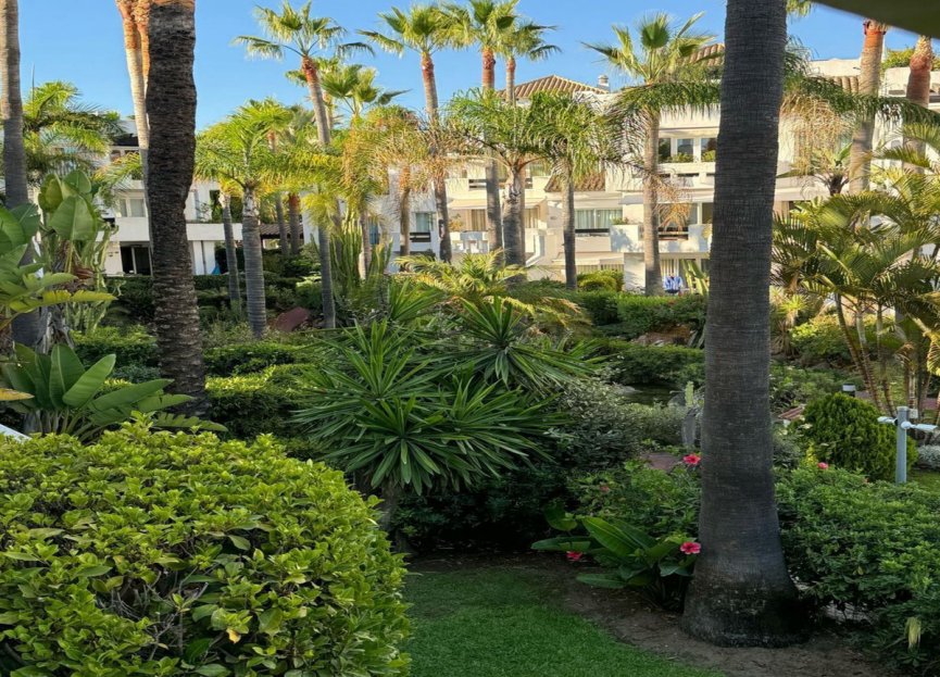 Resale - Apartment - Middle Floor Apartment - Marbella - Puerto Banús