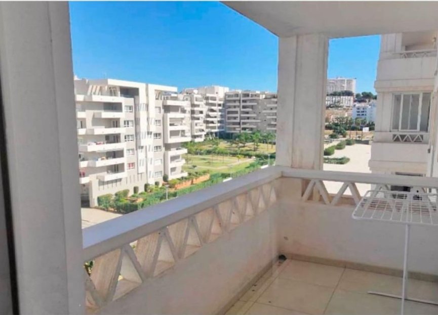 Resale - Apartment - Middle Floor Apartment - Marbella - Nueva Andalucia