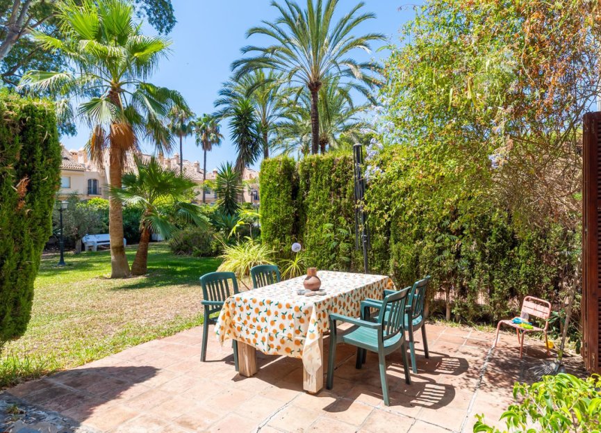 Resale - House - Semi-Detached House - Estepona - Estepona Centro