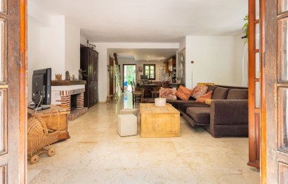 Resale - House - Semi-Detached House - Estepona - Estepona Centro