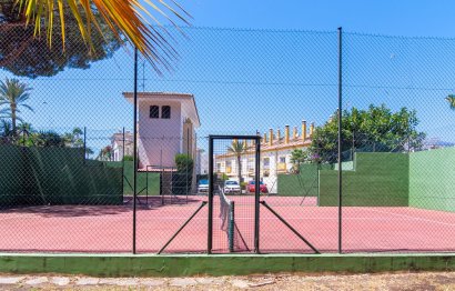 Resale - House - Semi-Detached House - Estepona - Estepona Centro