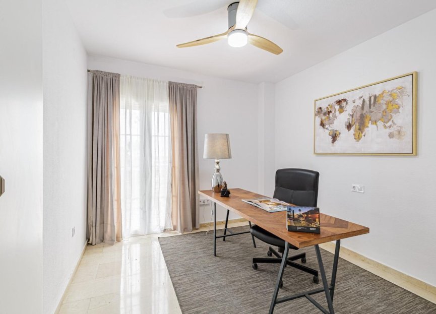 Resale - Apartment - Middle Floor Apartment - Fuengirola - Fuengirola Centro