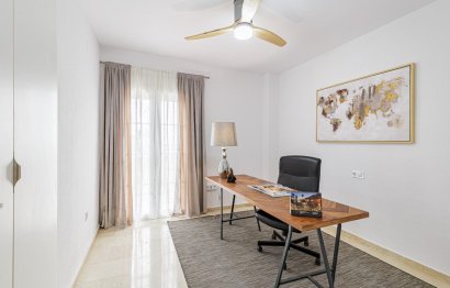 Resale - Apartment - Middle Floor Apartment - Fuengirola - Fuengirola Centro