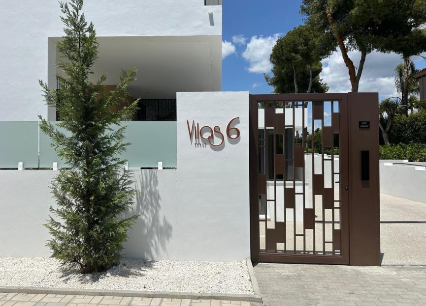 Resale - House - Semi-Detached House - Marbella - Nueva Andalucia