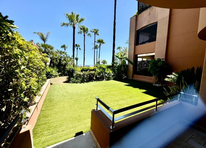 Resale - Apartment - Ground Floor Apartment - Marbella - Puerto Banús