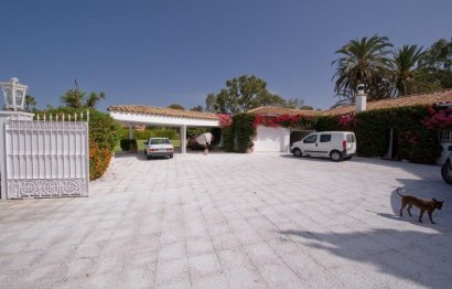 Resale - House - Detached Villa - Marbella - Guadalmina Baja