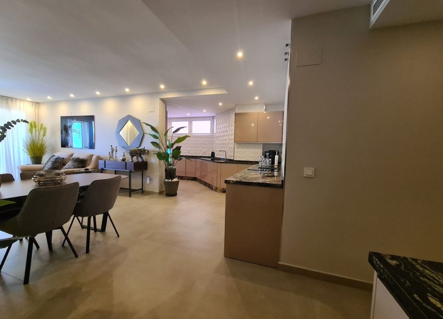 Resale - Apartment - Middle Floor Apartment - Benalmádena - Benalmadena Costa