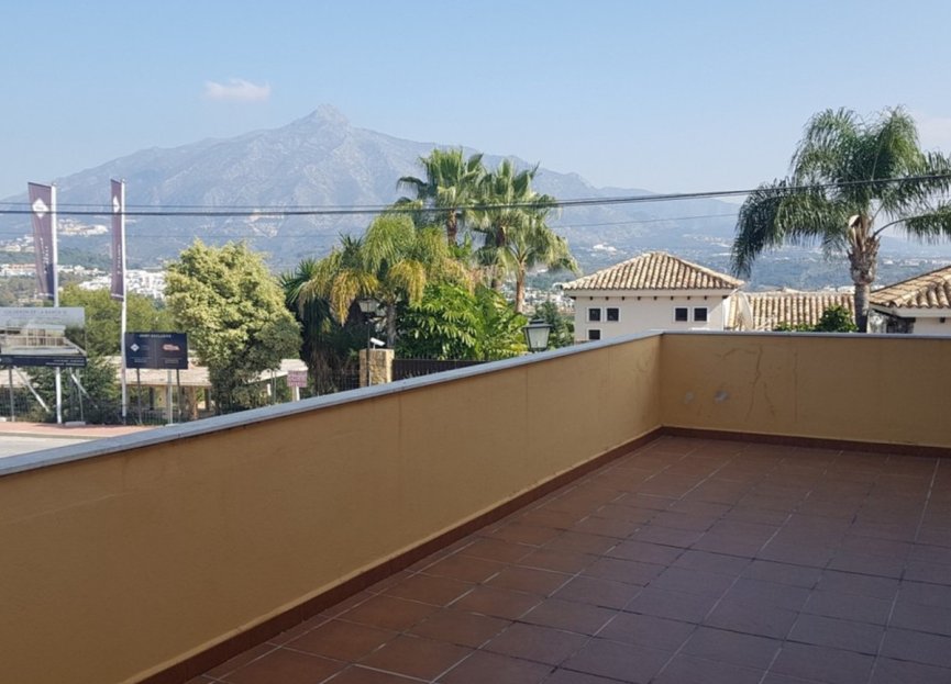 Resale - House - Detached Villa - Marbella - Nueva Andalucia