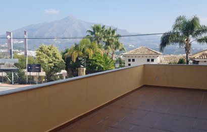 Resale - House - Detached Villa - Marbella - Nueva Andalucia