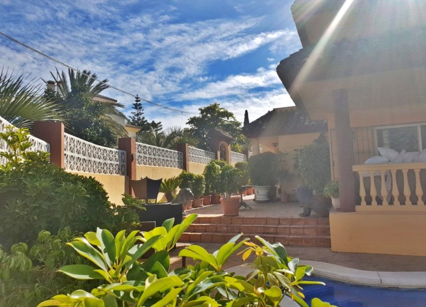 Resale - House - Detached Villa - Marbella - Nueva Andalucia