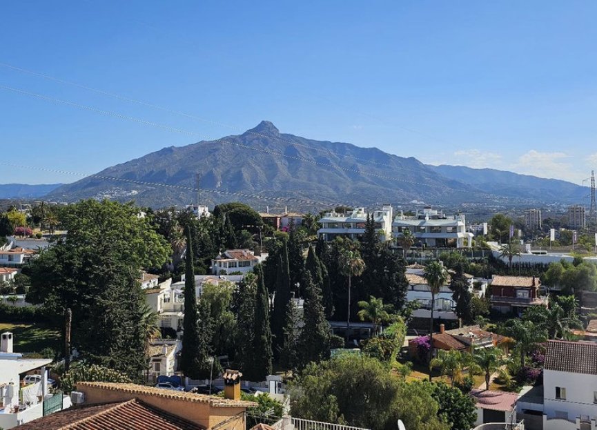 Resale - House - Detached Villa - Marbella - Nueva Andalucia