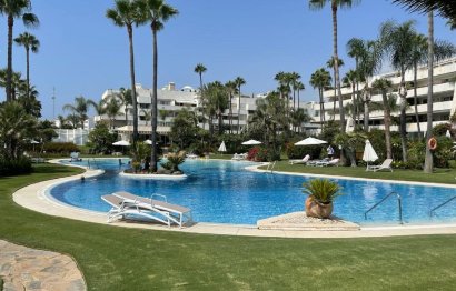 Resale - Apartment - Middle Floor Apartment - Marbella - Puerto Banús