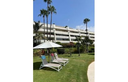 Resale - Apartment - Middle Floor Apartment - Marbella - Puerto Banús