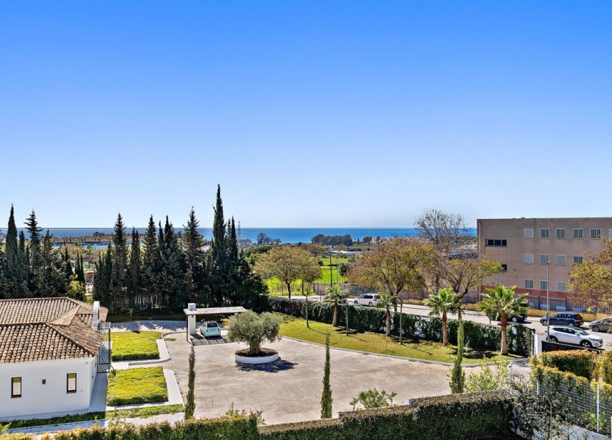 Resale - House - Detached Villa - Estepona - Cancelada