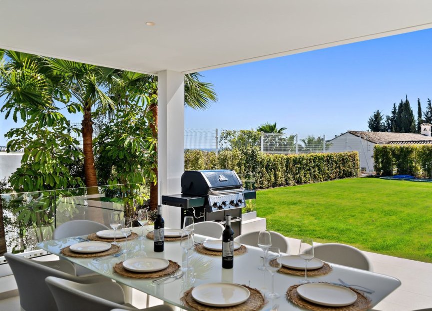 Resale - House - Detached Villa - Estepona - Cancelada