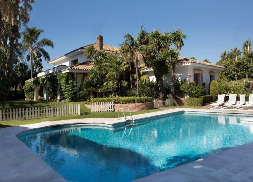 Resale - House - Detached Villa - Marbella - Guadalmina Baja