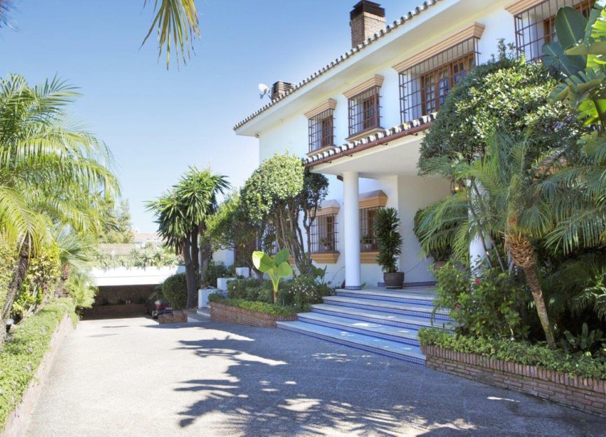 Resale - House - Detached Villa - Marbella - Guadalmina Baja