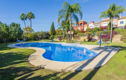 Resale - House - Townhouse - Marbella - Nueva Andalucia