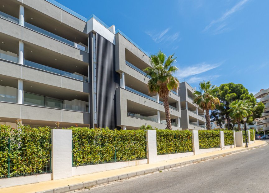 Resale - Apartment - Middle Floor Apartment - Marbella - Puerto Banús