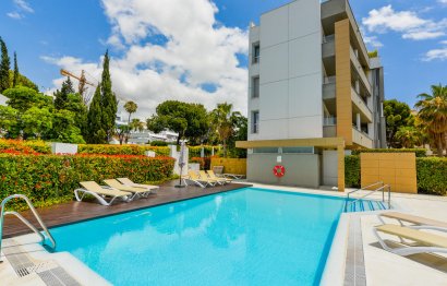 Resale - Apartment - Middle Floor Apartment - Marbella - Puerto Banús