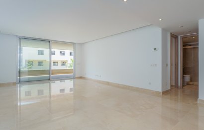 Resale - Apartment - Middle Floor Apartment - Marbella - Puerto Banús