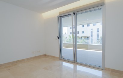 Resale - Apartment - Middle Floor Apartment - Marbella - Puerto Banús