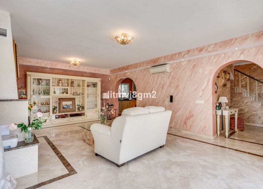 Resale - House - Detached Villa - Marbella - Artola