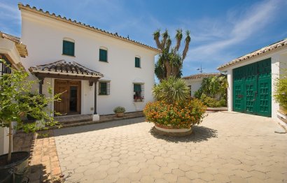 Resale - House - Detached Villa - Benalmádena - Benalmadena Costa