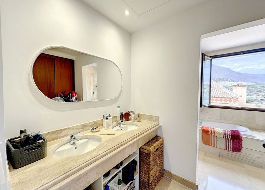 Resale - Apartment - Penthouse Duplex - Estepona - Estepona Centro