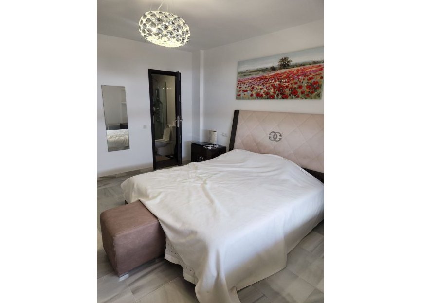 Resale - Apartment - Ground Floor Apartment - Marbella - Nueva Andalucia