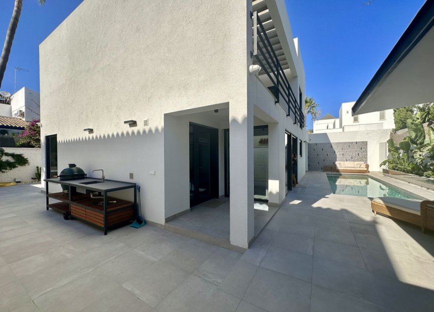 Resale - House - Detached Villa - Marbella - Puerto Banús