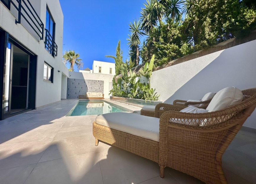 Resale - House - Detached Villa - Marbella - Puerto Banús