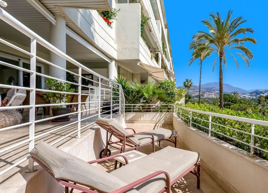 Resale - Apartment - Ground Floor Apartment - Marbella - Nueva Andalucia