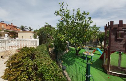 Resale - House - Finca - Cortijo - Estepona - Estepona Centro