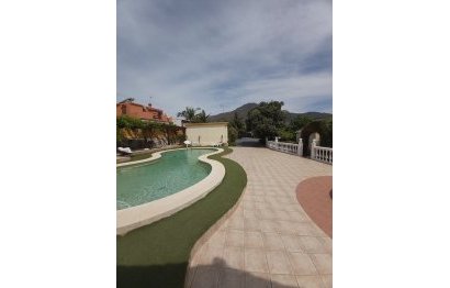 Resale - House - Finca - Cortijo - Estepona - Estepona Centro