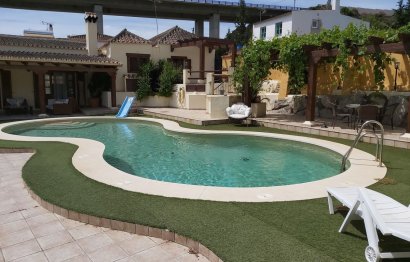 Resale - House - Finca - Cortijo - Estepona - Estepona Centro