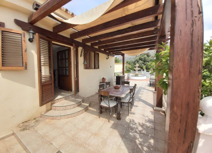 Resale - House - Finca - Cortijo - Estepona - Estepona Centro