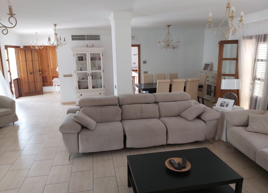 Resale - House - Finca - Cortijo - Estepona - Estepona Centro