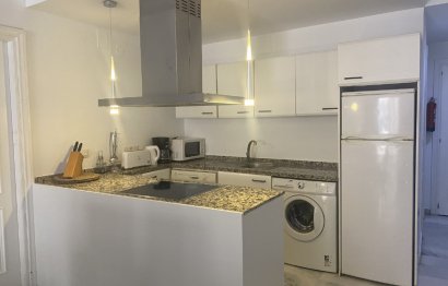 Resale - Apartment - Middle Floor Apartment - Marbella - Puerto Banús