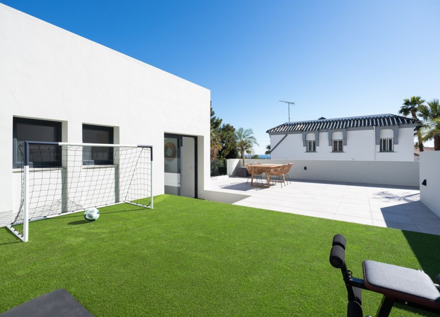 Resale - House - Detached Villa - Marbella - Nueva Andalucia