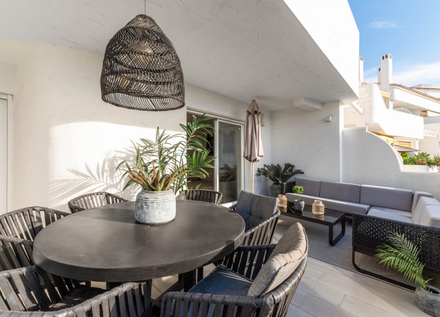 Resale - Apartment - Middle Floor Apartment - Marbella - Nueva Andalucia