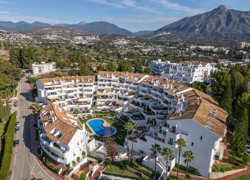 Resale - Apartment - Middle Floor Apartment - Marbella - Nueva Andalucia