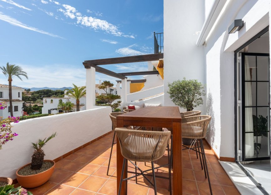 Resale - Apartment - Middle Floor Apartment - Marbella - Nueva Andalucia