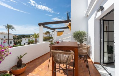 Resale - Apartment - Middle Floor Apartment - Marbella - Nueva Andalucia