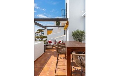 Resale - Apartment - Middle Floor Apartment - Marbella - Nueva Andalucia